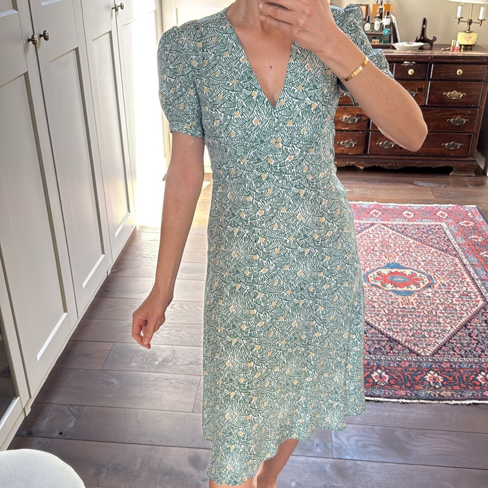 Gorgeous 100% silk HVN dress classic and modern super chic summer dress